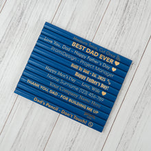 Įkelti vaizdą į galerijos rodinį, Graviruotas Mėlynas Dailidės Pieštukas, Įrankis Dirbtuvėms, Graviruotas Suvenyras, Dovana Tėčiui