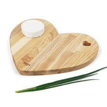 Įkelti vaizdą į galerijos rodinį, Medinė pjaustymo lentelė, Širdies formos lentelė