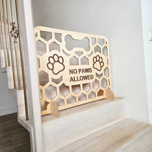 Įkelti vaizdą į galerijos rodinį, Rankų Darbo Mediniai Varteliai Šunims, Personalizuotas Barjeras Augintiniams