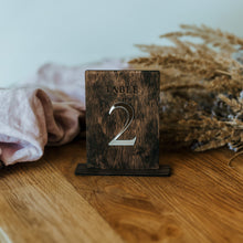 Įkelti vaizdą į galerijos rodinį, Rudi Mediniai Stalo Numeriai Gimtadieniams, Stalo Numeracija Vestuvėms, Šventėms ir Renginiams