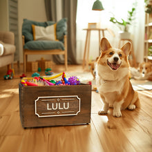 Įkelti vaizdą į galerijos rodinį, Medinė šuns žaislų dėžė
