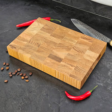 Įkelti vaizdą į galerijos rodinį, Rankų Darbo Ažuolinė Pjaustymo Lenta Kasdieniam Naudojimui, Puiki Dovana Gimtadieniui