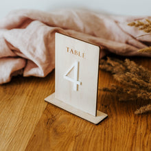 Įkelti vaizdą į galerijos rodinį, Natūralus Mediniai Stalo Numeriai Vestuvėms, Šventinio Stalo Dekoracija