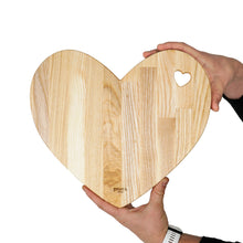 Įkelti vaizdą į galerijos rodinį, Medinė pjaustymo lentelė, Širdies formos lentelė
