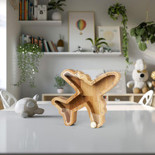 Įkelti vaizdą į galerijos rodinį, Personalizuota Medinė Lėktuvo Taupyklė, Puiki Dovana Vaikų Krikštynoms, Gimtadieniui ar Kalėdoms, Vardinė Taupyklė Ir Kambario Dekoracija