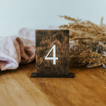 Įkelti vaizdą į galerijos rodinį, Rudi Mediniai Stalo Numeriai Gimtadieniams, Stalo Numeracija Vestuvėms, Šventėms ir Renginiams