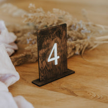 Įkelti vaizdą į galerijos rodinį, Rudi Mediniai Stalo Numeriai Gimtadieniams, Stalo Numeracija Vestuvėms, Šventėms ir Renginiams