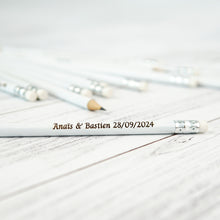 Įkelti vaizdą į galerijos rodinį, Išskirtiniai Balti Mediniai HB Pieštukai su Graviravimu, Unikali Dovana