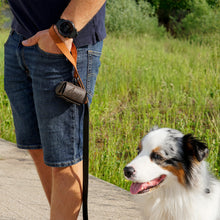 Įkelti vaizdą į galerijos rodinį, Šuns išmatų maišelių laikiklis, Odinis laikiklis