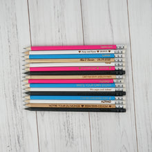 Įkelti vaizdą į galerijos rodinį, Unikalūs Mediniai Pieštukai su Graviravimu, Prasmingos Dovanos Vestuvėms, Krikštynoms ir Kitoms Progoms