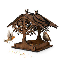 Įkelti vaizdą į galerijos rodinį, Pakabinama Medinė Paukščių Lesykla Lauko Erdvėms, Personalizuota Dovana