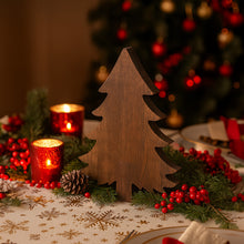 Įkelti vaizdą į galerijos rodinį, Eglutės Formos Pjaustymo Lentelė Iš Uosio Medžio, Kasdieniam Naudojimui Ir Praktiška Dovana