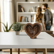 Įkelti vaizdą į galerijos rodinį, Širdies formos medinė taupyklė, Dovana jaunavedžiams