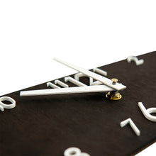 Įkelti vaizdą į galerijos rodinį, Medinis juodas laikrodis (2 dydžiai)