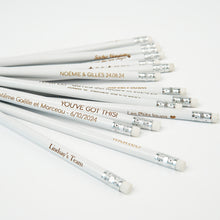 Įkelti vaizdą į galerijos rodinį, Išskirtiniai Balti Mediniai HB Pieštukai su Graviravimu, Unikali Dovana