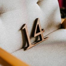 Įkelti vaizdą į galerijos rodinį, Mediniai Stalo Numeriai 1–10, Rankų Darbo Dekoras Vestuvėms, Šventėms