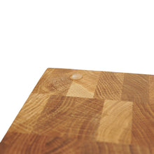 Įkelti vaizdą į galerijos rodinį, Personalizuota Ąžuolinė Pjaustymo Lenta, Praktiška Virtuvės Detalė, Puiki Dovana Vestuvėms ar Įkurtuvėms
