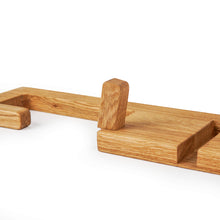 Įkelti vaizdą į galerijos rodinį, Medinis Tualetinio Popieriaus Laikiklis Su Lentynėle Ir Įpjova Telefonui, Vonios Kambario Dekoracija