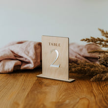 Įkelti vaizdą į galerijos rodinį, Natūralus Mediniai Stalo Numeriai Vestuvėms, Šventinio Stalo Dekoracija
