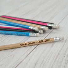 Įkelti vaizdą į galerijos rodinį, Unikalūs Mediniai Pieštukai su Graviravimu, Prasmingos Dovanos Vestuvėms, Krikštynoms ir Kitoms Progoms