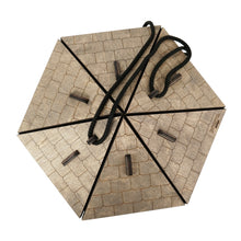 Įkelti vaizdą į galerijos rodinį, Medinė lesyklėlė paukščiams, Gazebo lesyklėlė