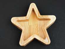 Įkelti vaizdą į galerijos rodinį, Medinė taupyklė žvaigždė (ruda, graviravimas)