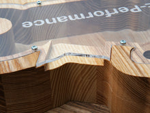 Įkelti vaizdą į galerijos rodinį, Medinė taupyklė motociklas ( 2 dydžiai, 3 spalvos, graviravimas)