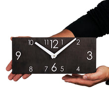 Įkelti vaizdą į galerijos rodinį, Medinis juodas laikrodis (2 dydžiai)