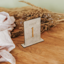 Įkelti vaizdą į galerijos rodinį, Minimalistiniai Pilki Mediniai Stalo Numeriai Renginiams, Stalo numeracija Restoranams