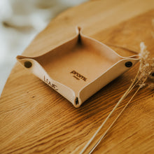 Įkelti vaizdą į galerijos rodinį, Odinis dėklas smulkiems daiktams