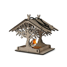 Įkelti vaizdą į galerijos rodinį, Pakabinama Medinė Lesyklėlė, Funkcionali ir Dekoratyvi Sodo bei Kiemo Detalė