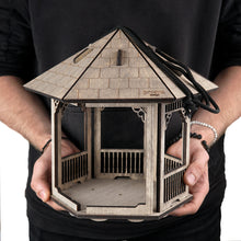 Įkelti vaizdą į galerijos rodinį, Medinė lesyklėlė paukščiams, Gazebo lesyklėlė