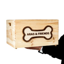 Įkelti vaizdą į galerijos rodinį, Medinė dėžė šuns žaislams, Dovana šunų mylėtojams