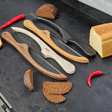 Įkelti vaizdą į galerijos rodinį, Rankų Darbo Duonos Peilis su Dantyta Geležte, Praktiška Dovana Kasdieniam Naudojimui