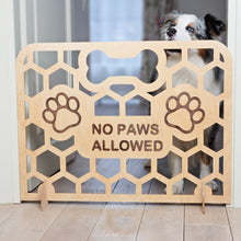 Įkelti vaizdą į galerijos rodinį, Rankų Darbo Mediniai Varteliai Šunims, Personalizuotas Barjeras Augintiniams