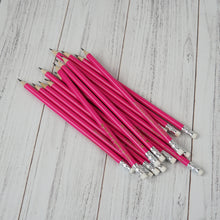 Įkelti vaizdą į galerijos rodinį, Unikalūs Rožiniai Mediniai HB Pieštukai su Graviravimu, Asmeniškos Dovanos Įvairioms Progoms