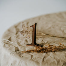 Įkelti vaizdą į galerijos rodinį, Mediniai Stalo Numeriai 1–10, Rankų Darbo Dekoras Vestuvėms, Šventėms