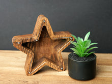 Įkelti vaizdą į galerijos rodinį, Medinė taupyklė žvaigždė (graviravimas)