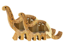 Įkelti vaizdą į galerijos rodinį, Medinė taupyklė dinozauras (didelė, ruda, graviravimas)
