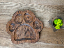 Įkelti vaizdą į galerijos rodinį, Medinis Padėkliukas "Letena" (ruda)