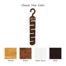 Įkelti vaizdą į galerijos rodinį, Medinis Diržo Laikiklis Spintai, Praktiška Dovana ir Sprendimas Tvarkingam Diržų Laikymui
