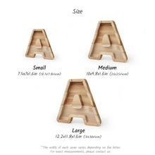 Įkelti vaizdą į galerijos rodinį, Vardinė Medinė Taupyklė Vaikams, Raidės Formos Pinigų Dėžutė su Vardu