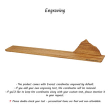 Įkelti vaizdą į galerijos rodinį, Medinė Lentyna su Everesto Kalno Siluetu, Dekoratyvus Sieninis Akcentas