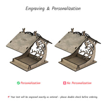 Įkelti vaizdą į galerijos rodinį, Medinė pakabinama paukščių lesyklėlė, praktiška sodo dekoracija