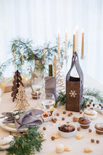 Įkelti vaizdą į galerijos rodinį, Šventinė Butelio Dėžė "Snaigė"