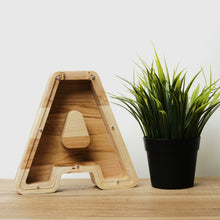 Įkelti vaizdą į galerijos rodinį, Maža medinė taupyklė raidė (A-Ž, graviravimas)