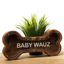 Įkelti vaizdą į galerijos rodinį, Medinė taupyklė kaulas (ruda, graviravimas)