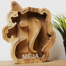 Įkelti vaizdą į galerijos rodinį, Medinė taupyklė vienaragis (graviravimas)