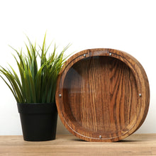 Įkelti vaizdą į galerijos rodinį, Medinė taupyklė apskritimas (ruda, graviravimas)