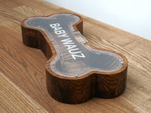 Įkelti vaizdą į galerijos rodinį, Medinė taupyklė kaulas (ruda, graviravimas)